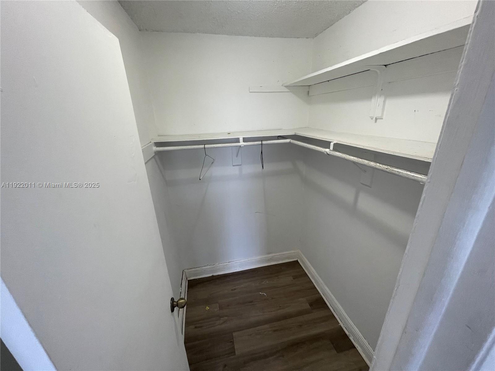 North Miami FL 33161 - A11922011