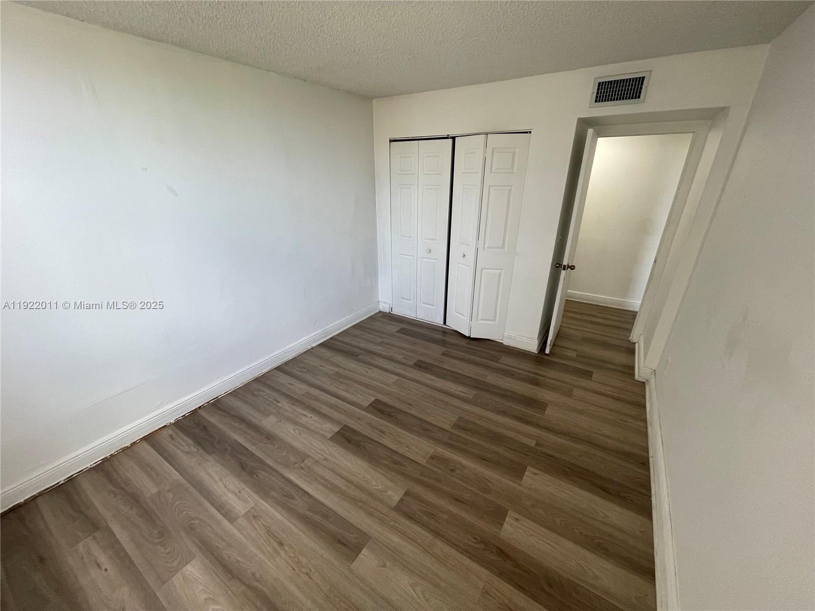 North Miami FL 33161 - A11922011