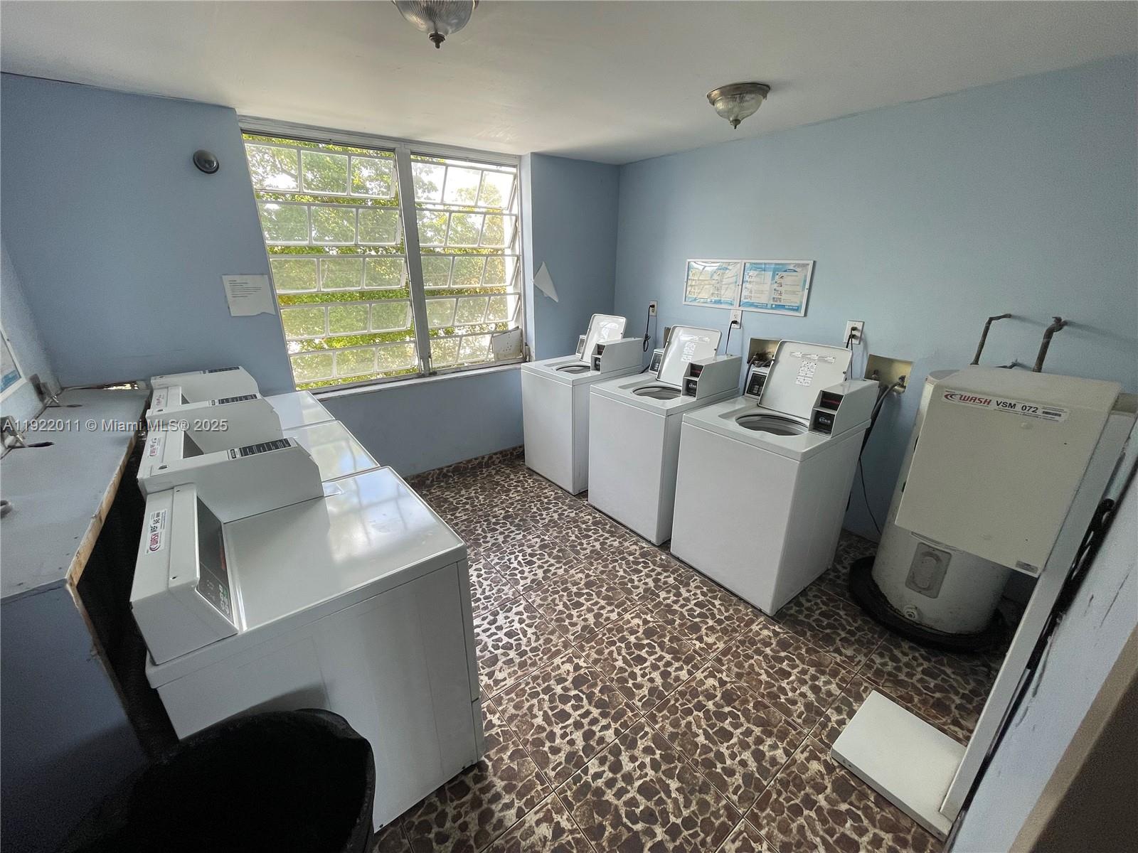 North Miami FL 33161 - A11922011
