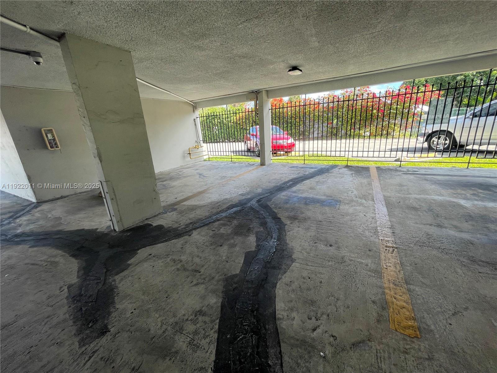 North Miami FL 33161 - A11922011