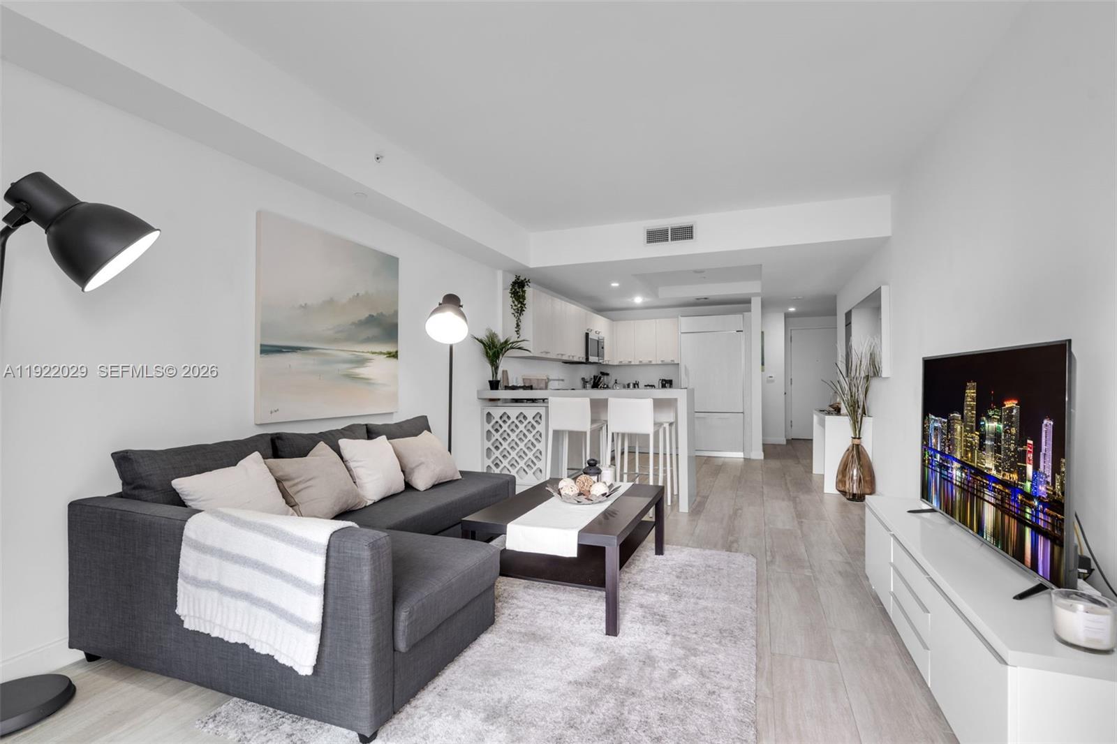 55 SW 9th St #1705, Miami FL 33130