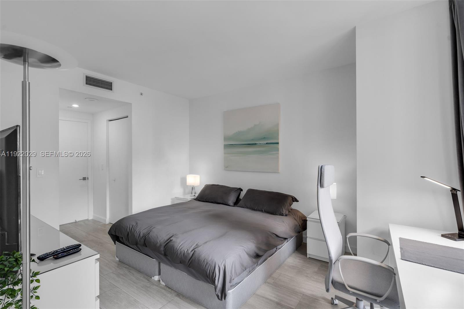55 SW 9th St #1705, Miami FL 33130