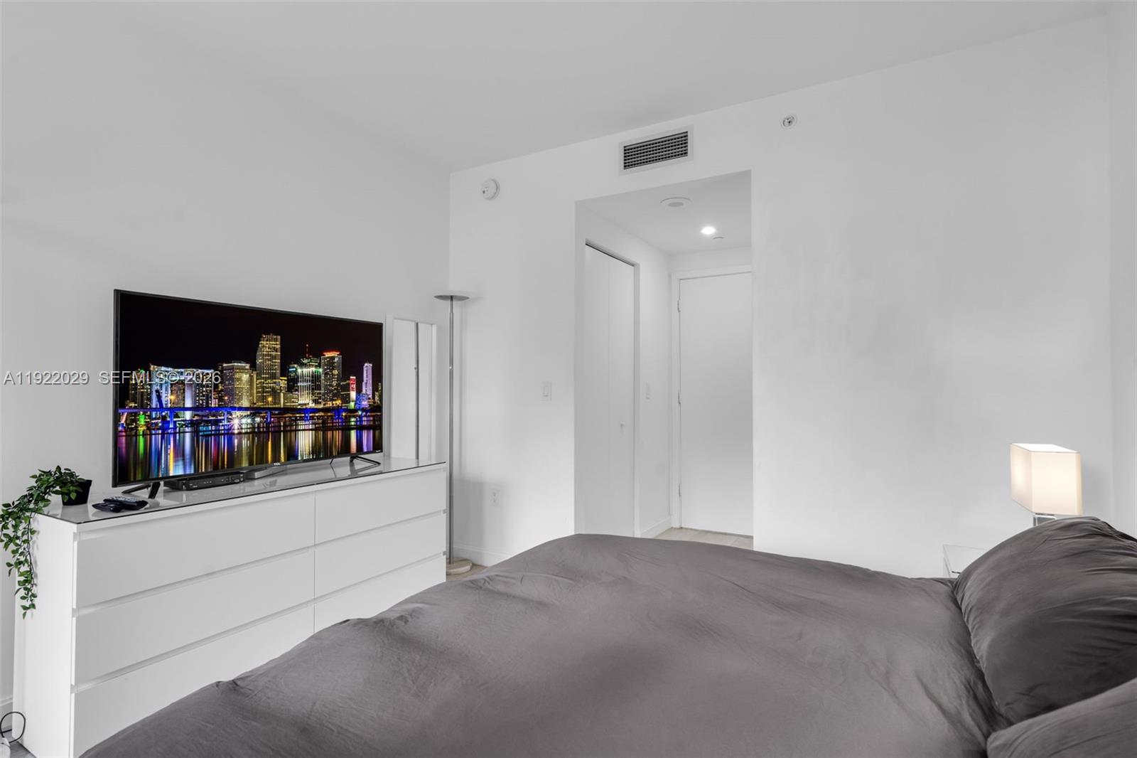55 SW 9th St #1705, Miami FL 33130