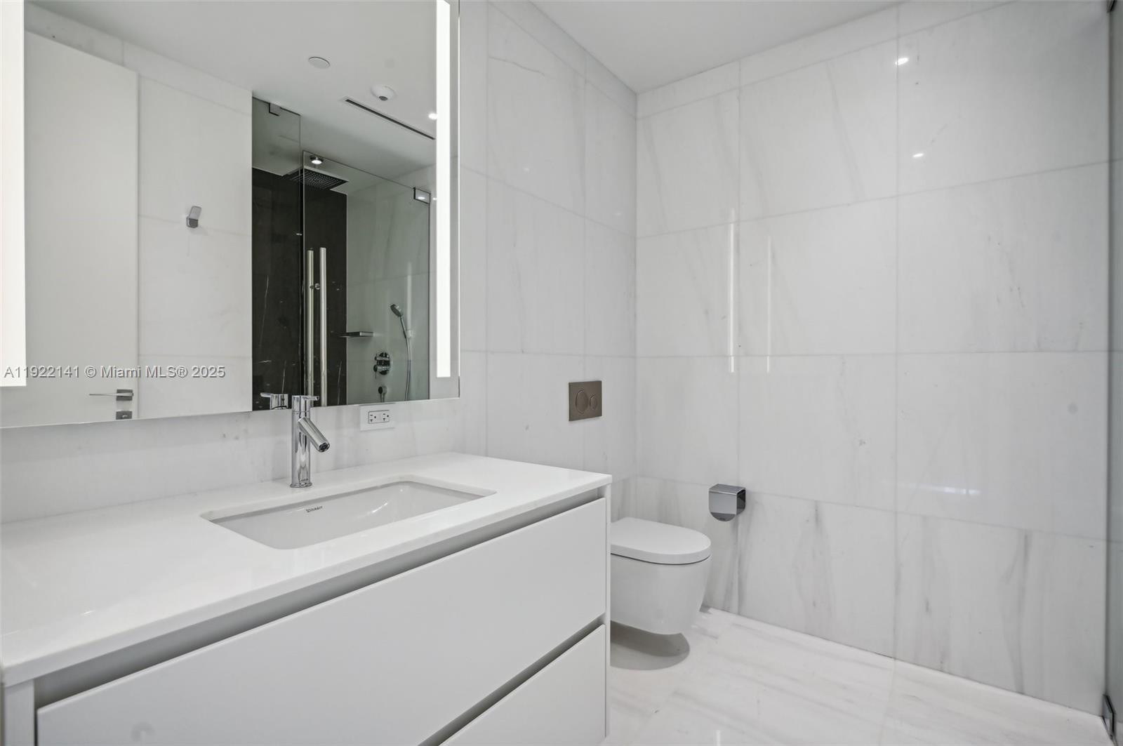 300 S Biscayne Boulevard Way #1907W, Miami FL 33131