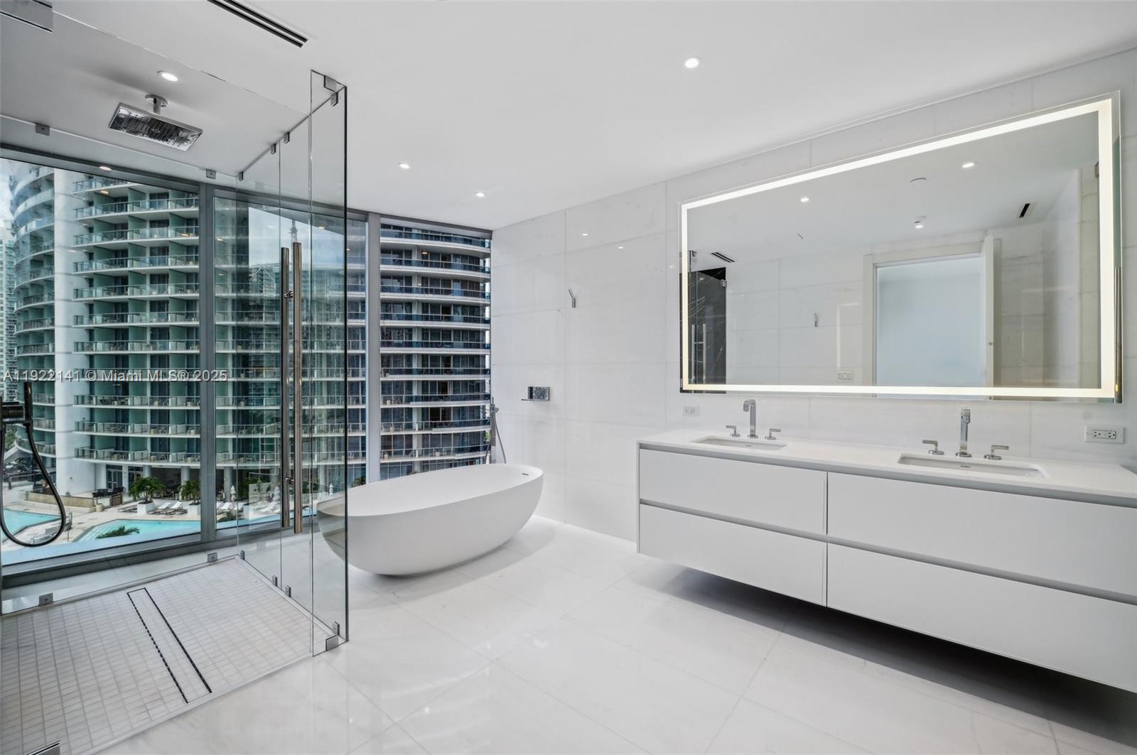 300 S Biscayne Boulevard Way #1907W, Miami FL 33131