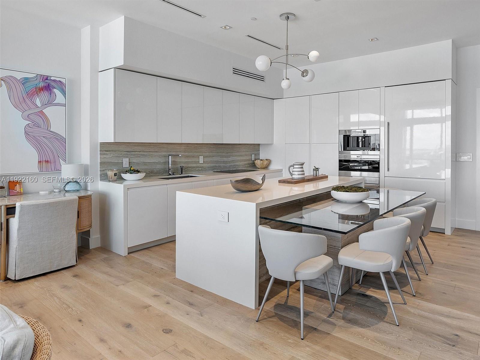 102 24th St #PH-1613, Miami Beach FL 33139