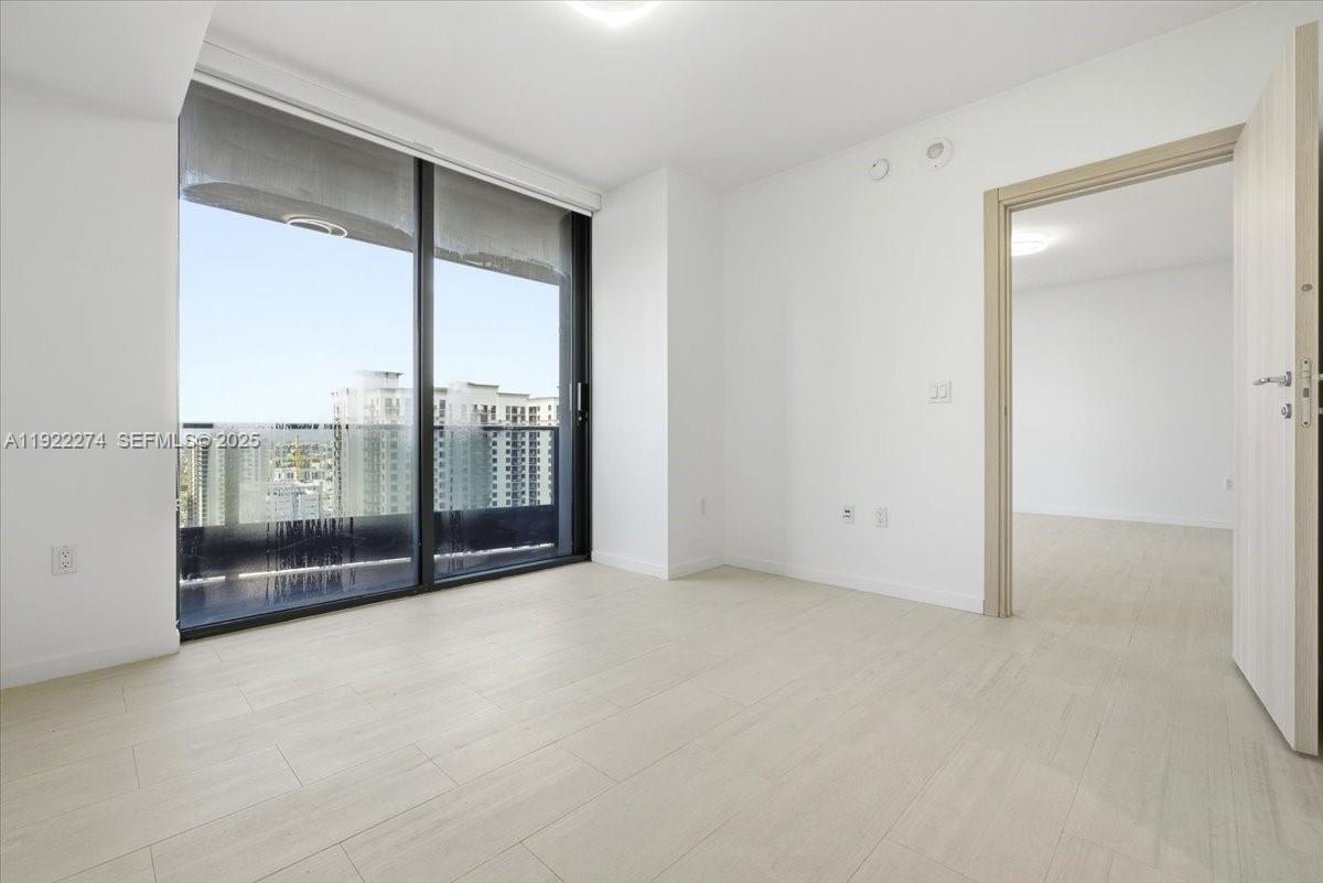 1000 Brickell Plz #3211, Miami FL 33131