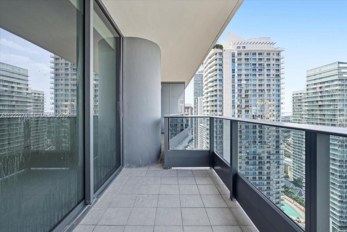 1000 Brickell Plz #3211, Miami FL 33131