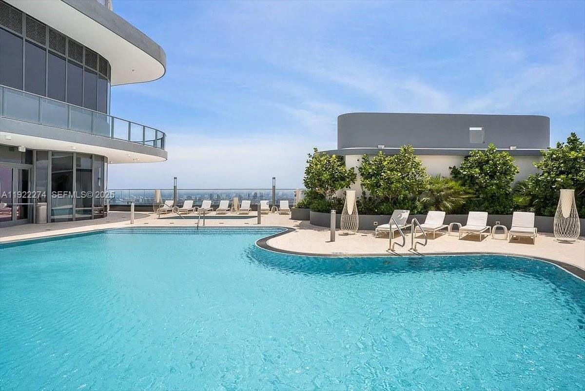 1000 Brickell Plz #3211, Miami FL 33131