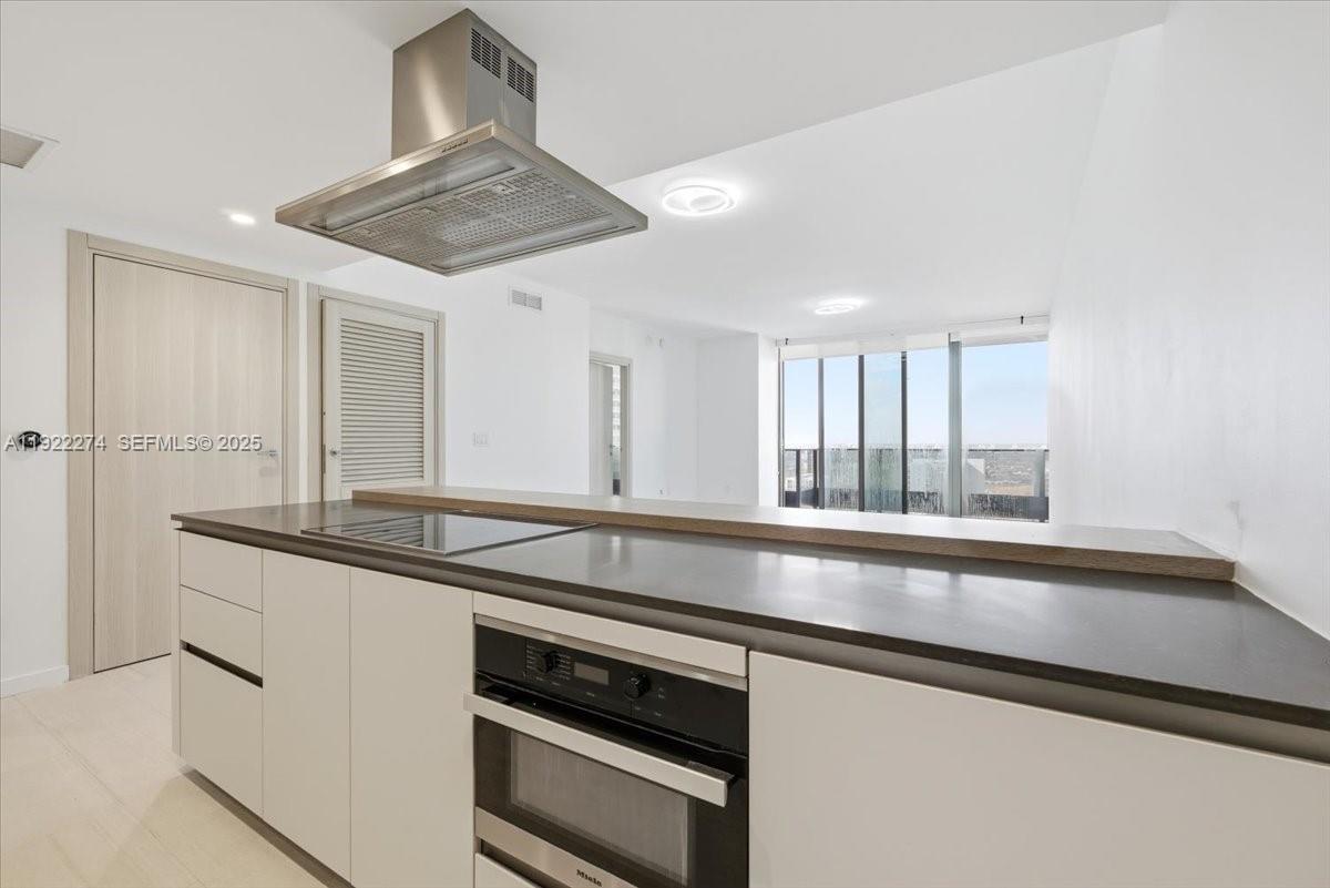 1000 Brickell Plz #3211, Miami FL 33131