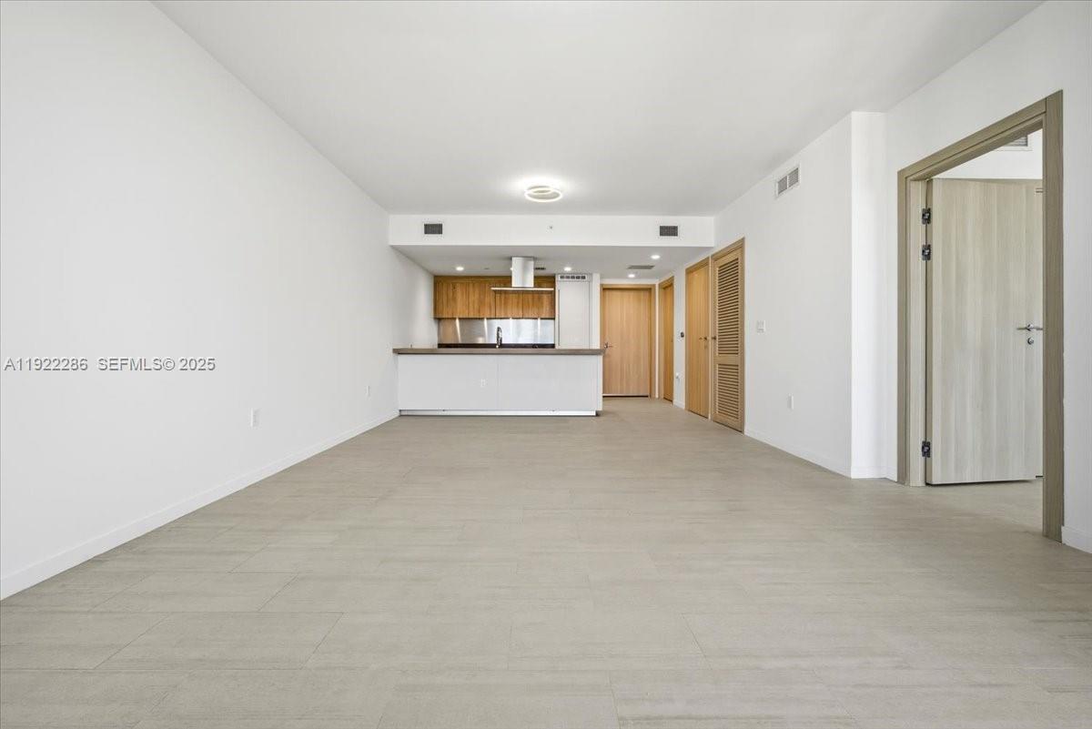 1000 Brickell Plz #3211, Miami FL 33131