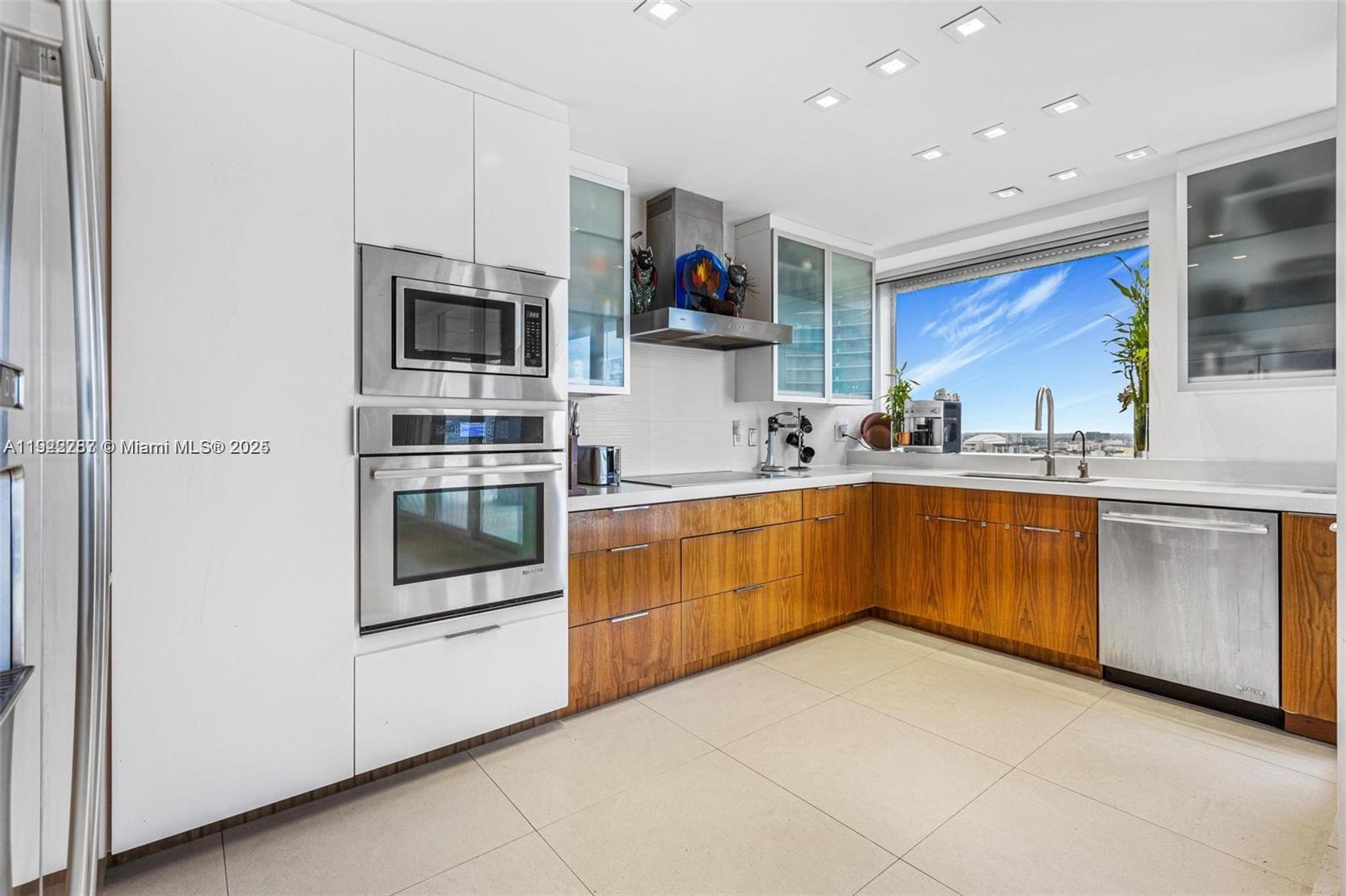 1541 Brickell Ave #A-3902, Miami FL 33129