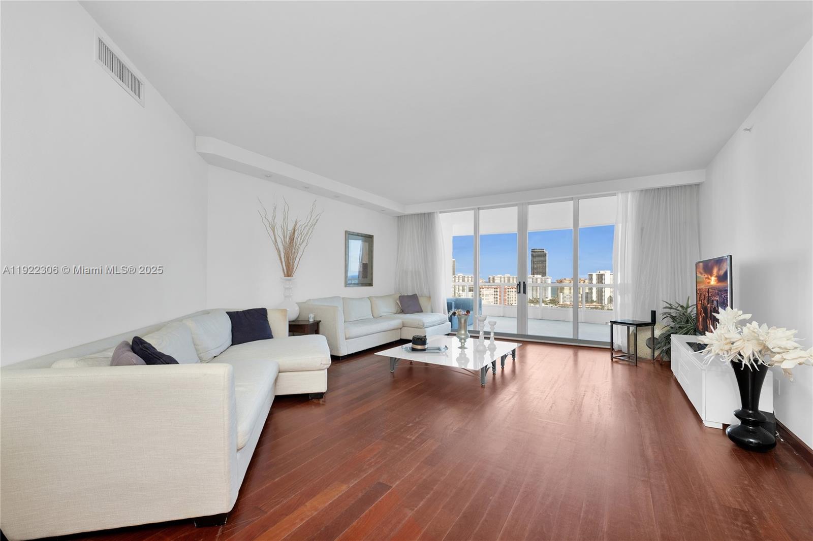 21050 Point Pl #2001, Aventura FL 33180