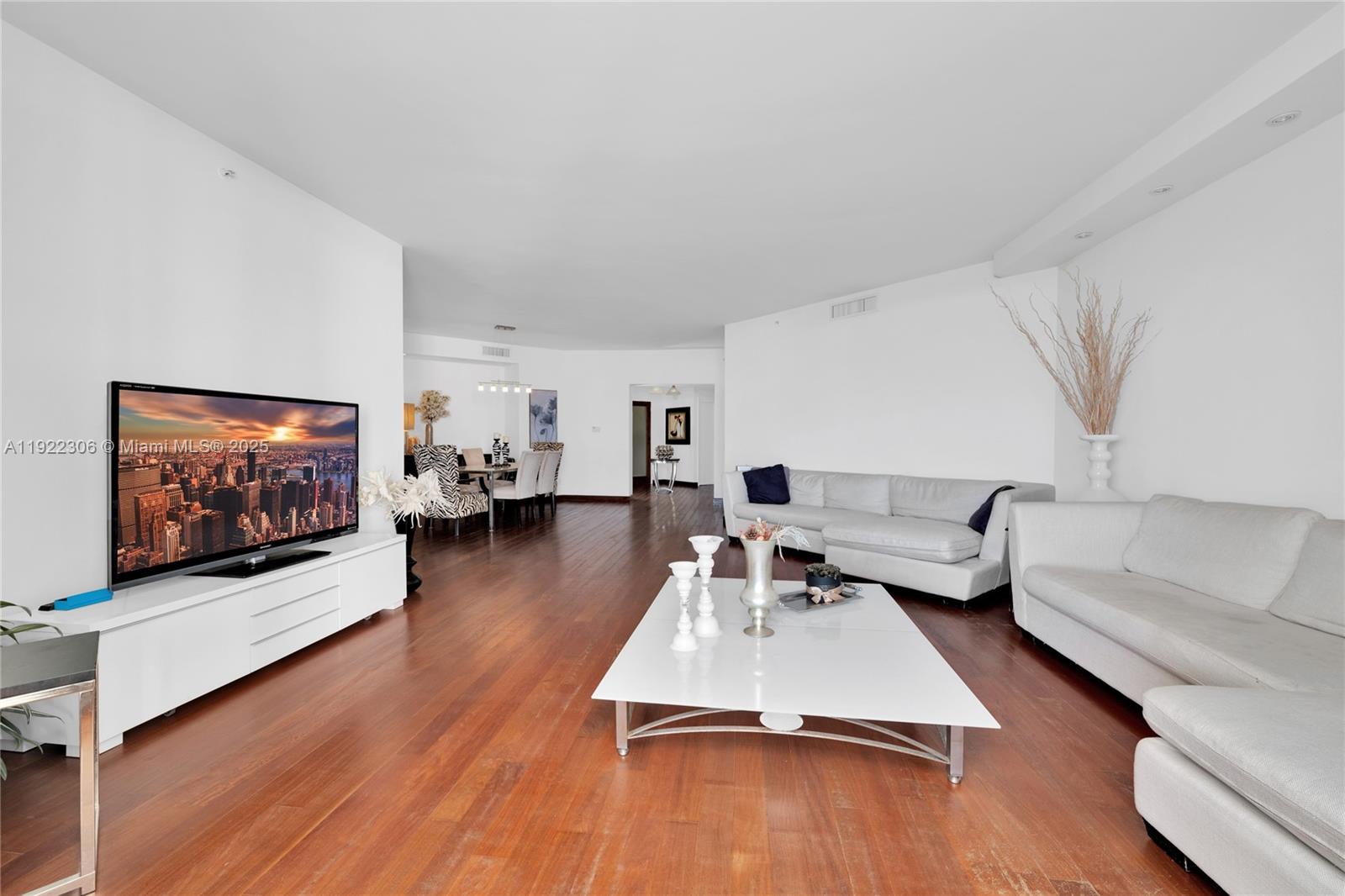 21050 Point Pl #2001, Aventura FL 33180