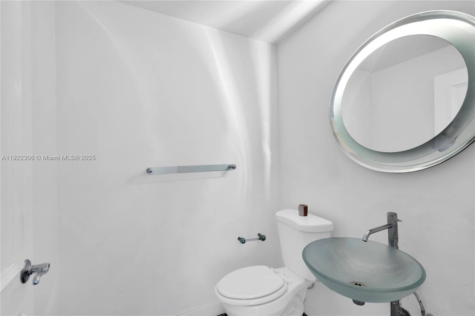 21050 Point Pl #2001, Aventura FL 33180