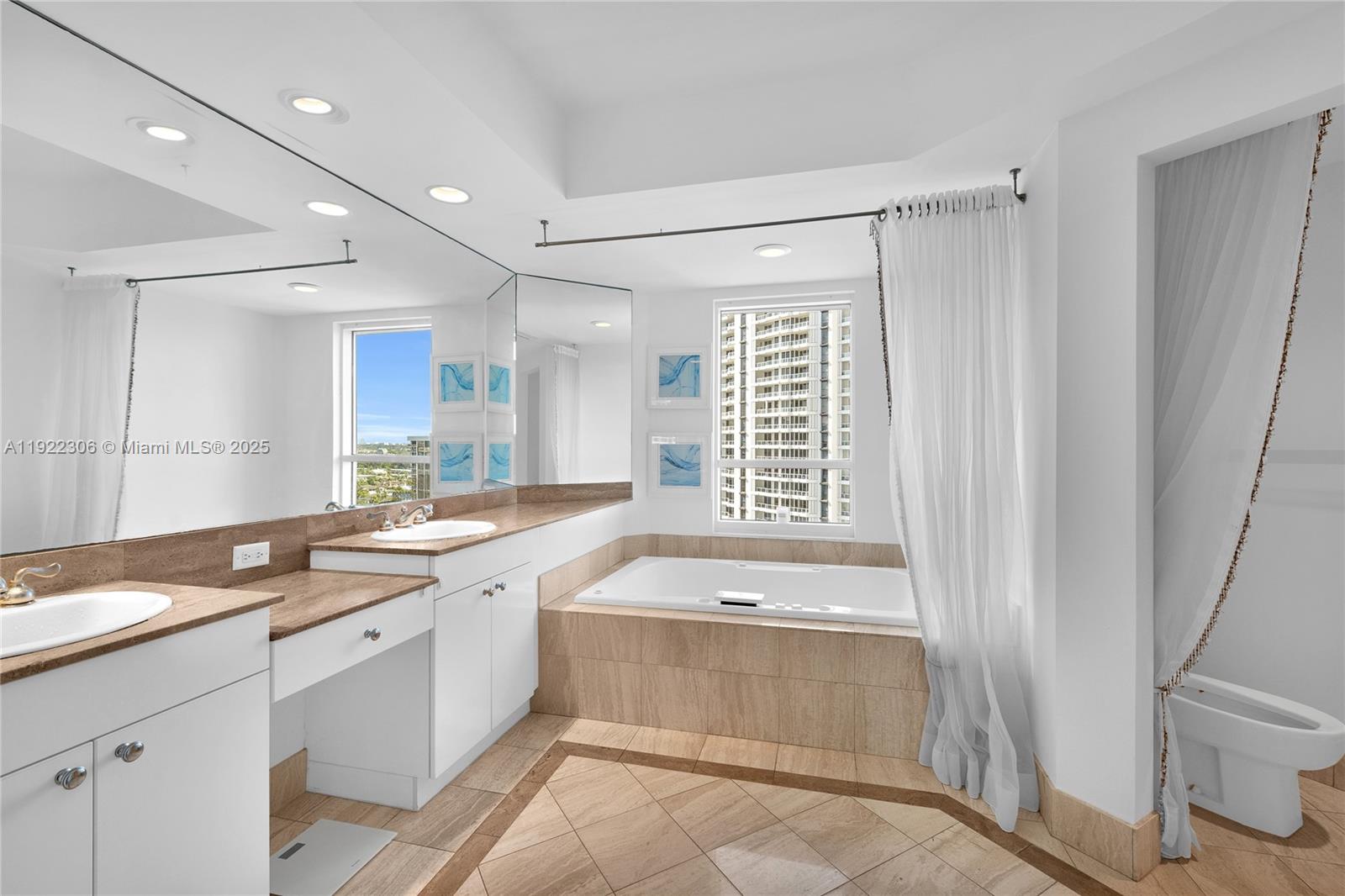 21050 Point Pl #2001, Aventura FL 33180
