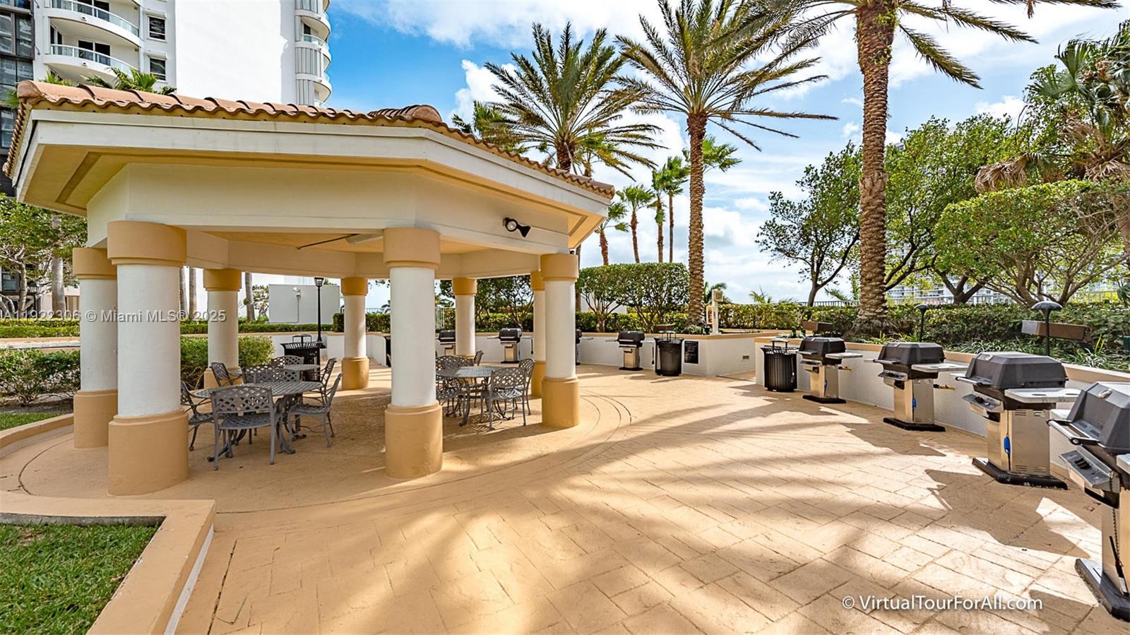 21050 Point Pl #2001, Aventura FL 33180