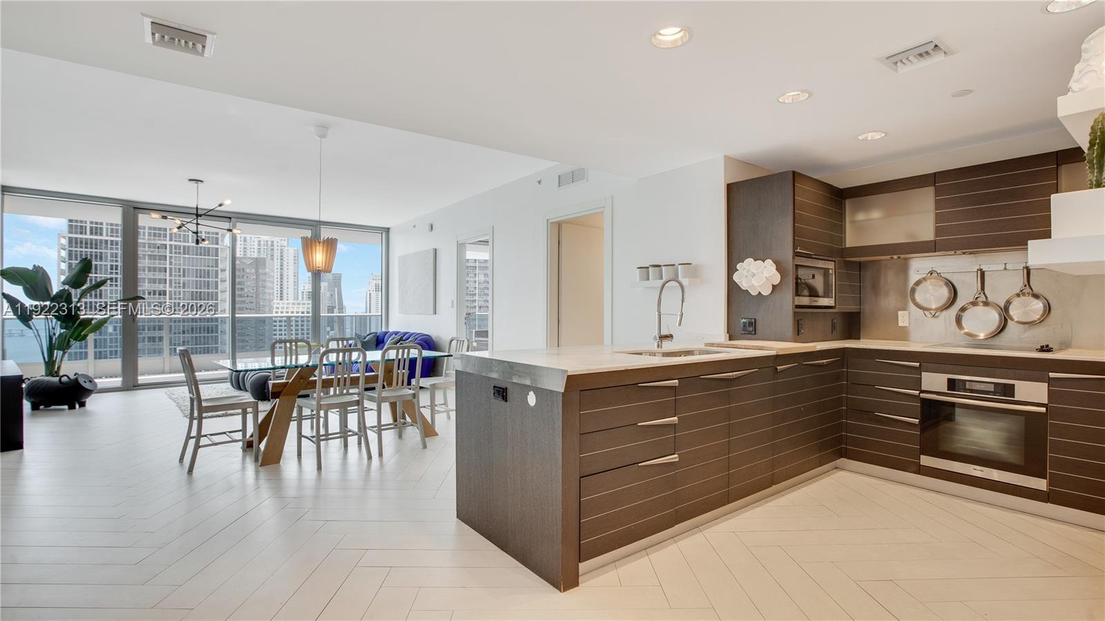 200 Biscayne Boulevard Way #3504, Miami FL 33131