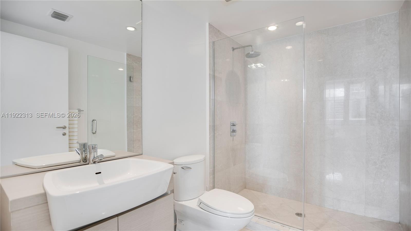 200 Biscayne Boulevard Way #3504, Miami FL 33131