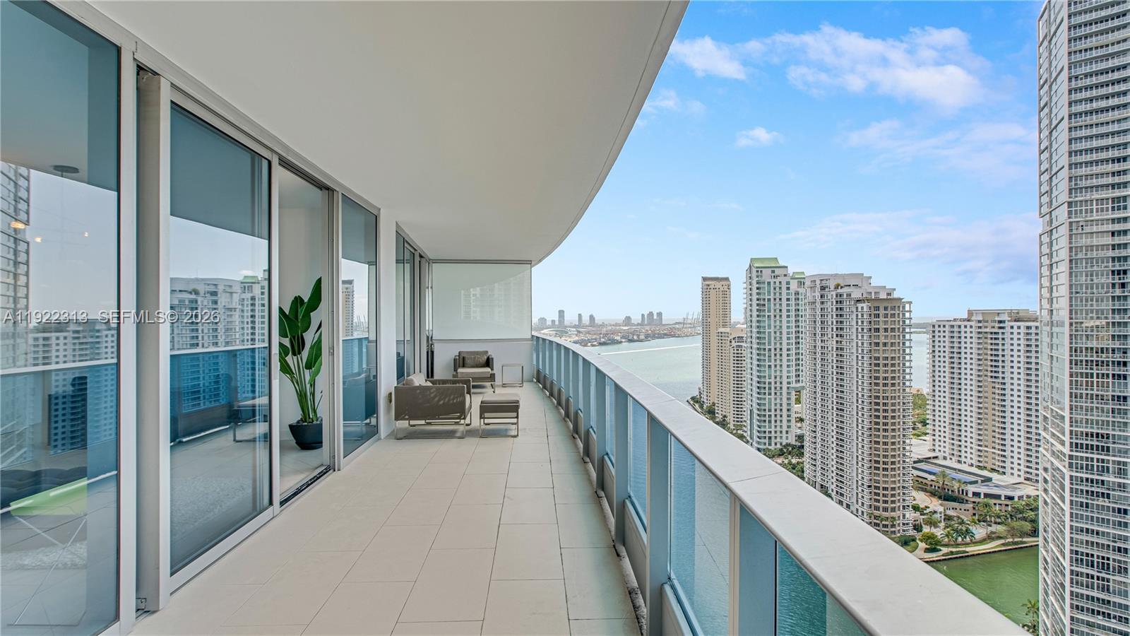 200 Biscayne Boulevard Way #3504, Miami FL 33131