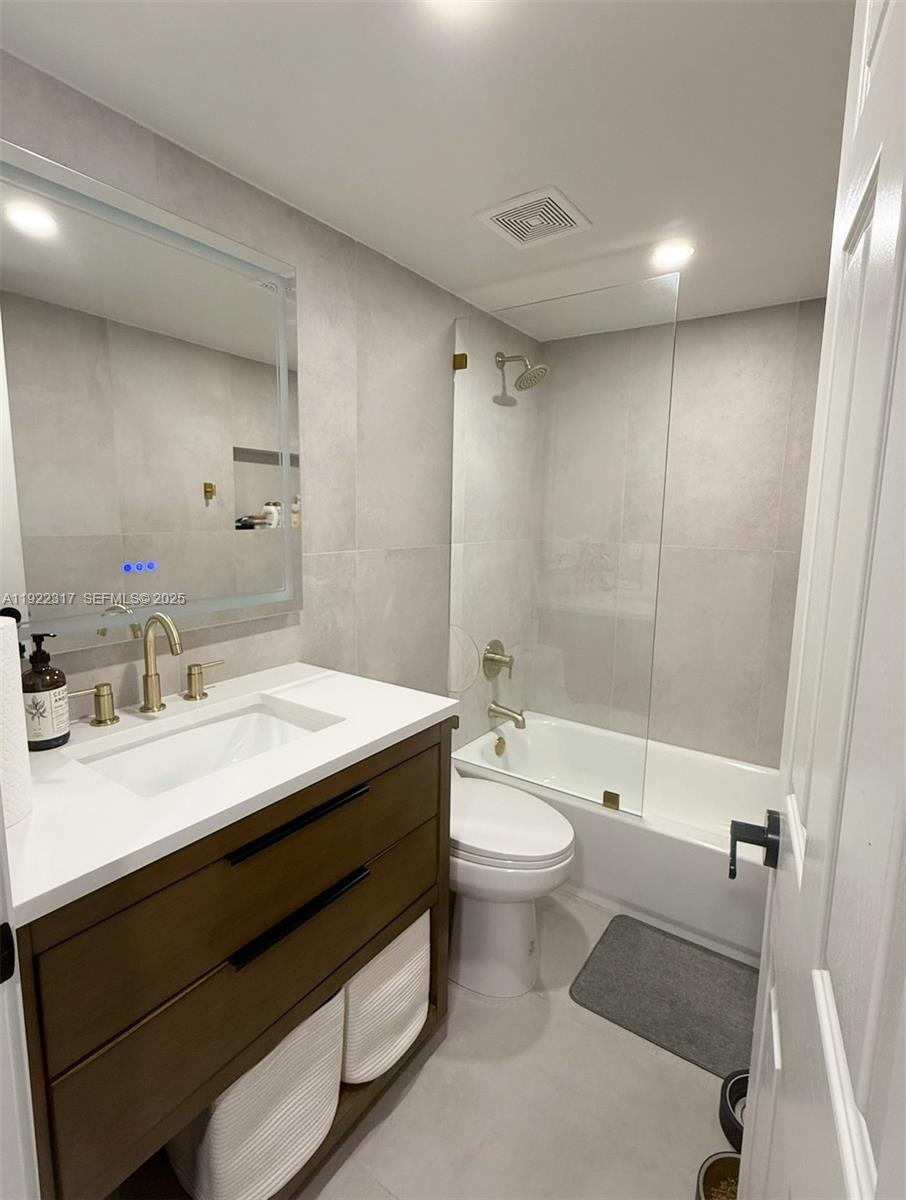 7775 NW 22nd Street #101, Pembroke Pines FL 33024