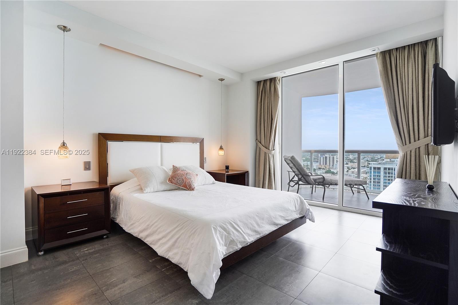 6365 Collins Ave #2711, Miami Beach FL 33141