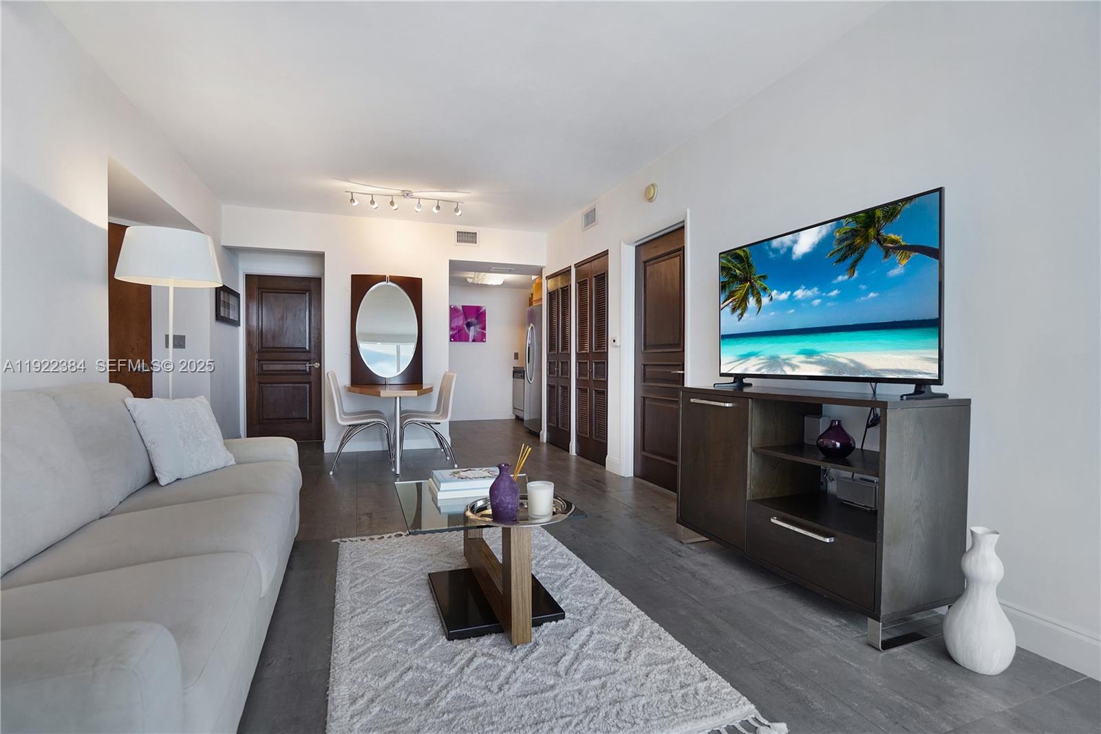 6365 Collins Ave #2711, Miami Beach FL 33141