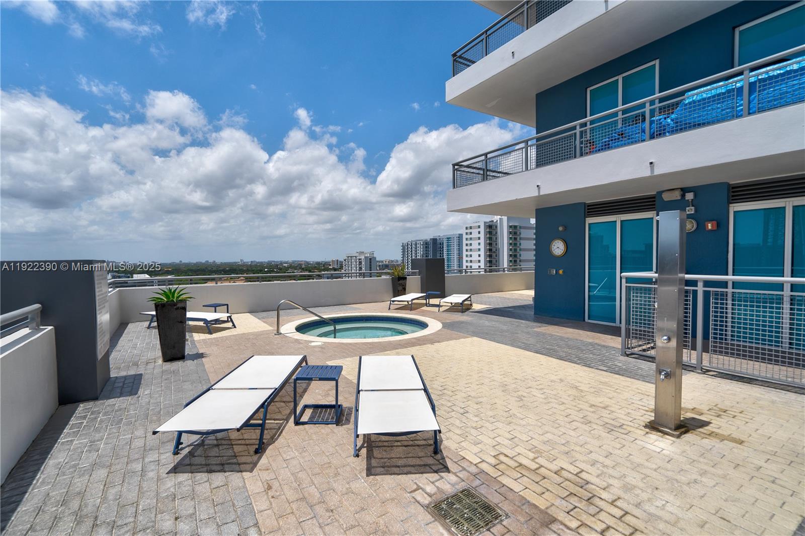 60 SW 13th St #4616, Miami FL 33130