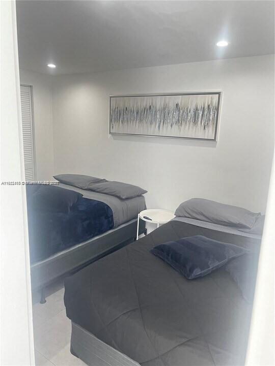 15 NW 52nd St, Miami FL 33127