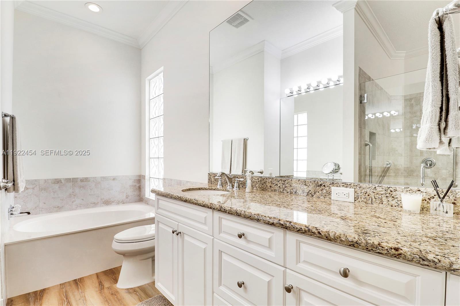 5119 Magnolia Bay Cir, Palm Beach Gardens FL 33418