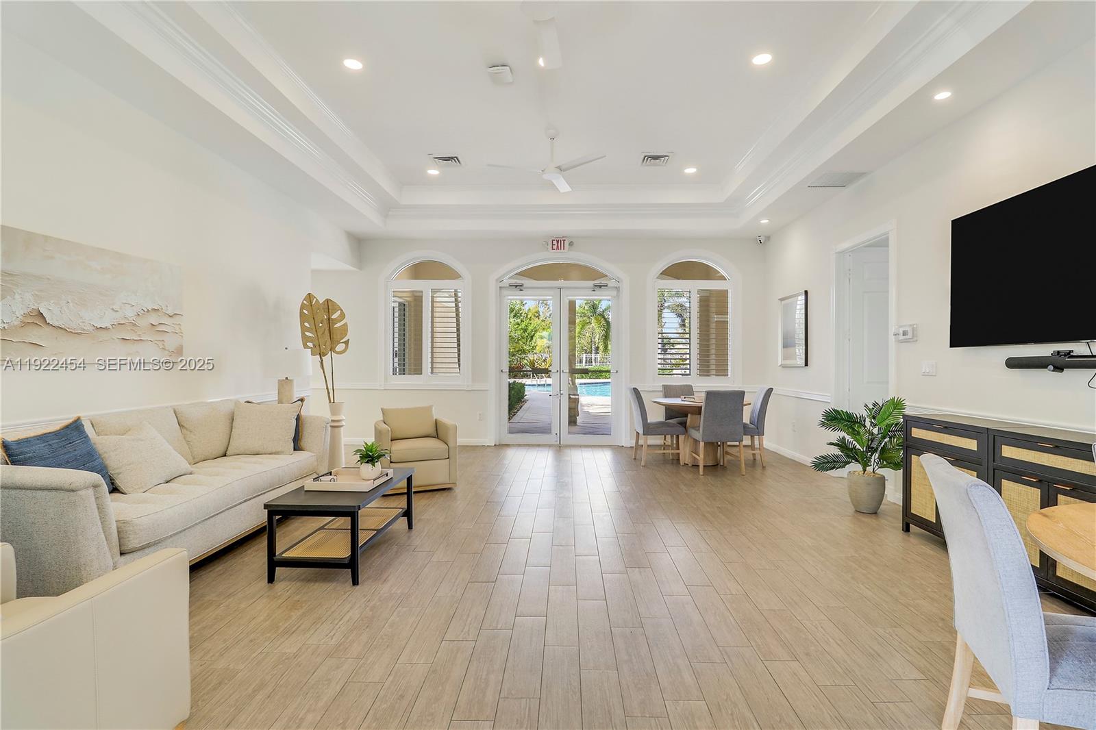 5119 Magnolia Bay Cir, Palm Beach Gardens FL 33418