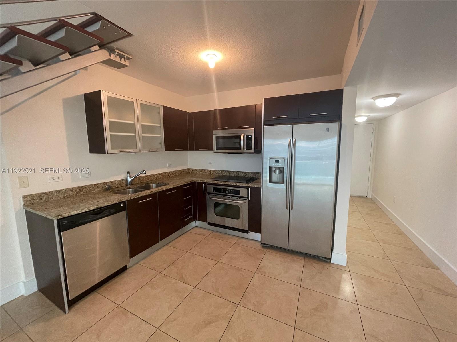41 SE 5th St #914, Miami FL 33131