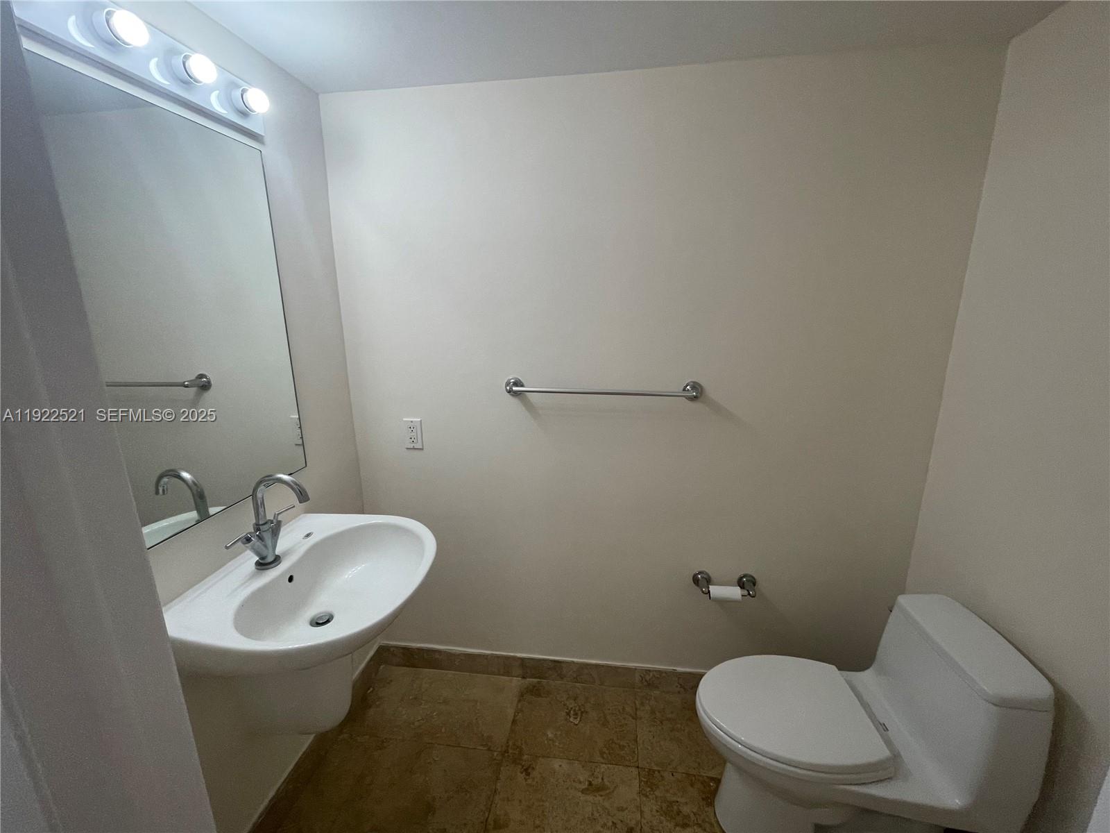 41 SE 5th St #914, Miami FL 33131