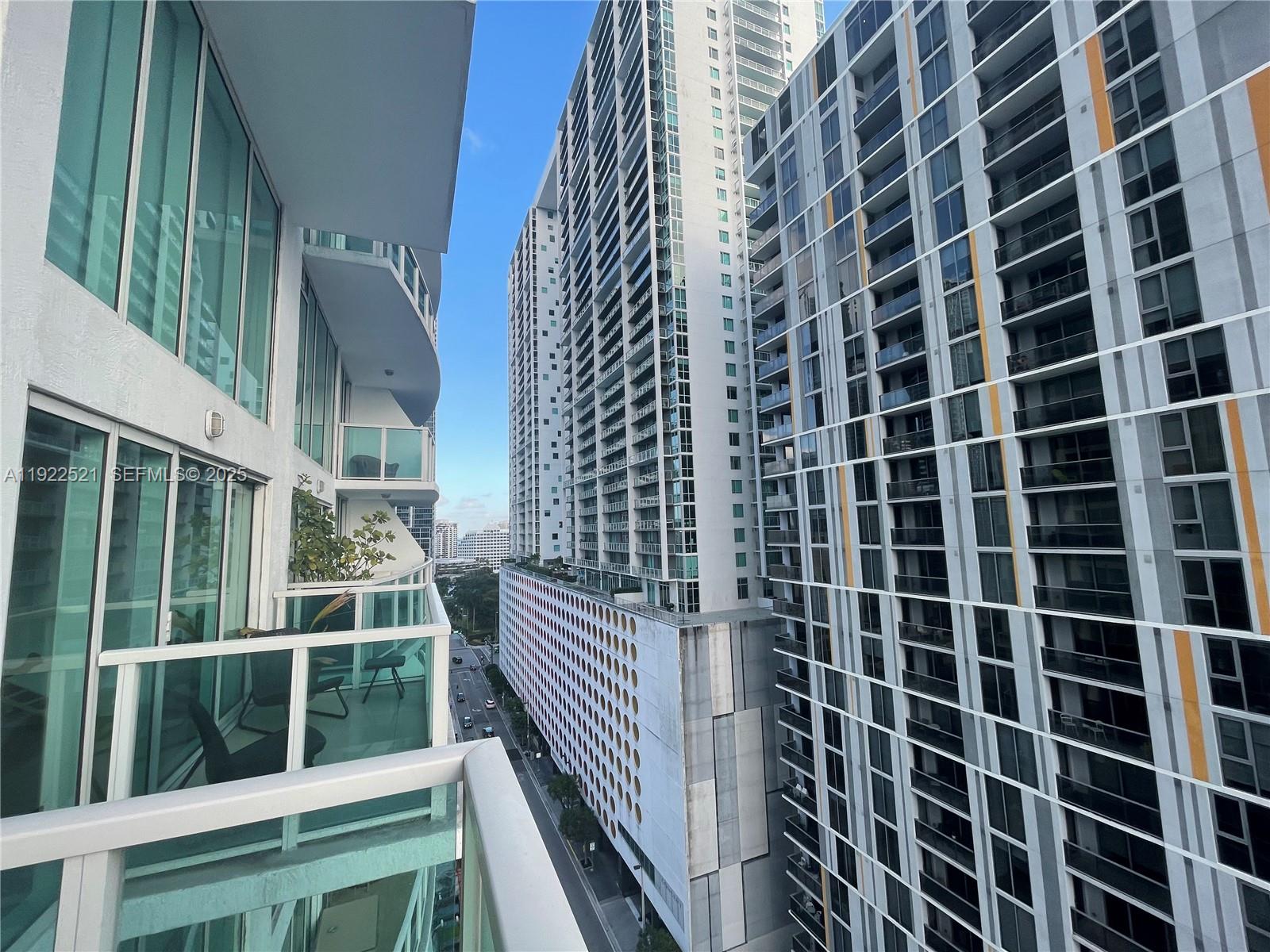 41 SE 5th St #914, Miami FL 33131