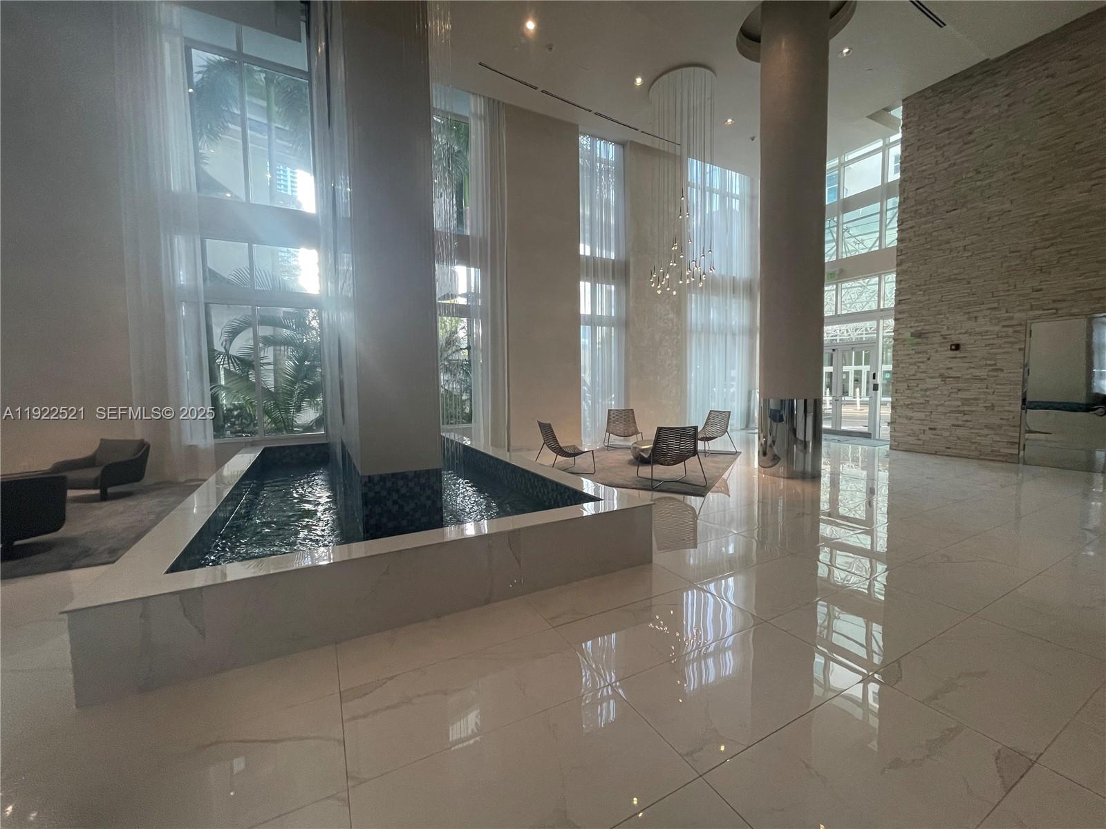 41 SE 5th St #914, Miami FL 33131