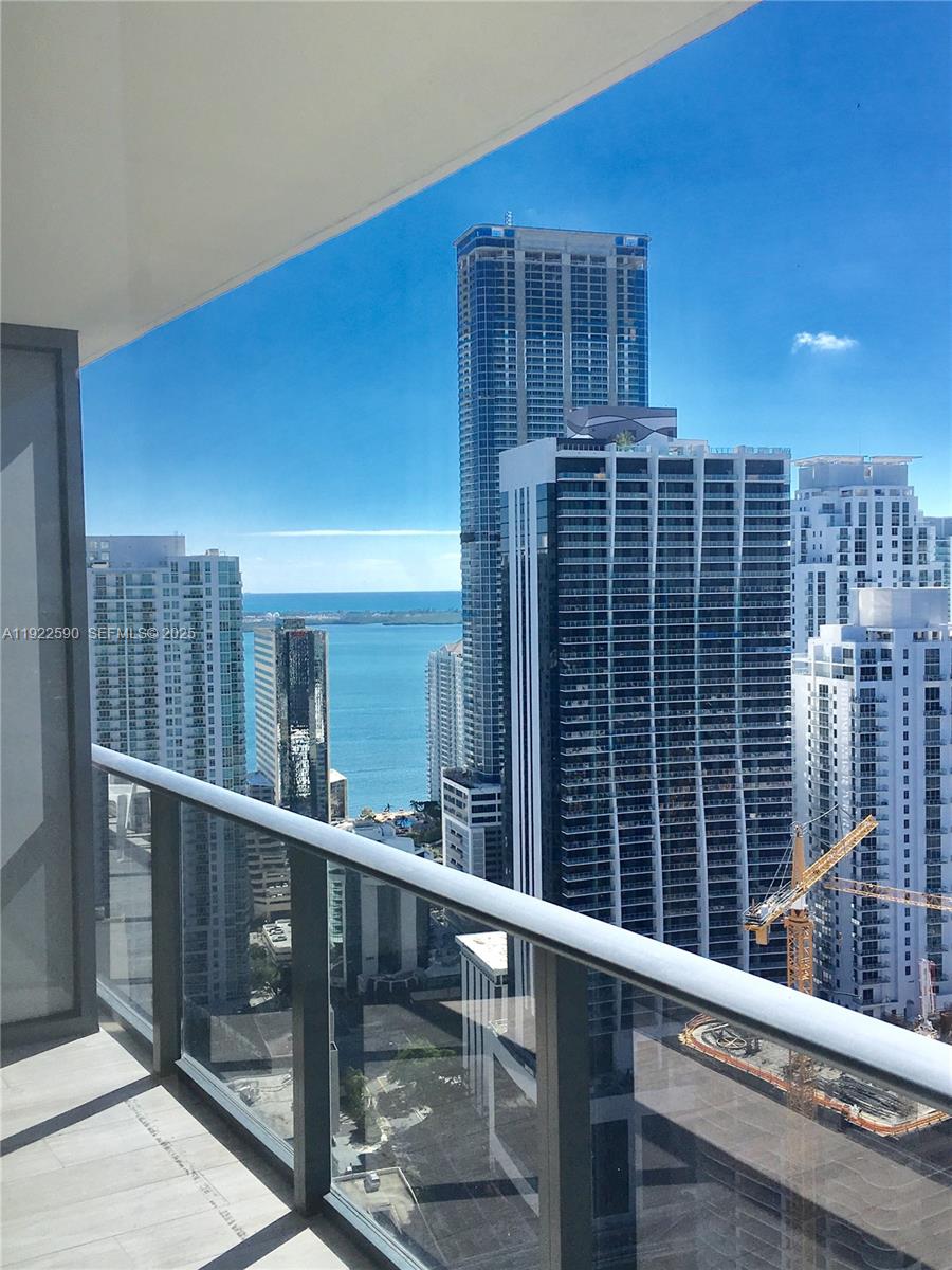 55 SW 9th St #4005, Miami FL 33130