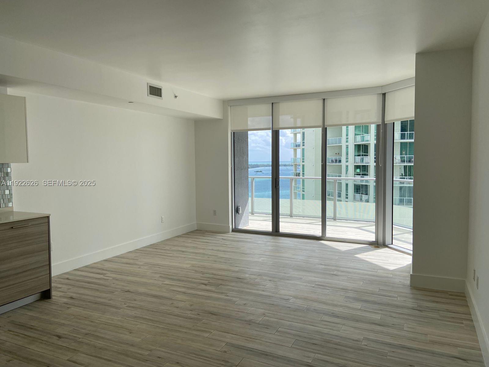1300 Brickell Bay Dr #2203, Miami FL 33131
