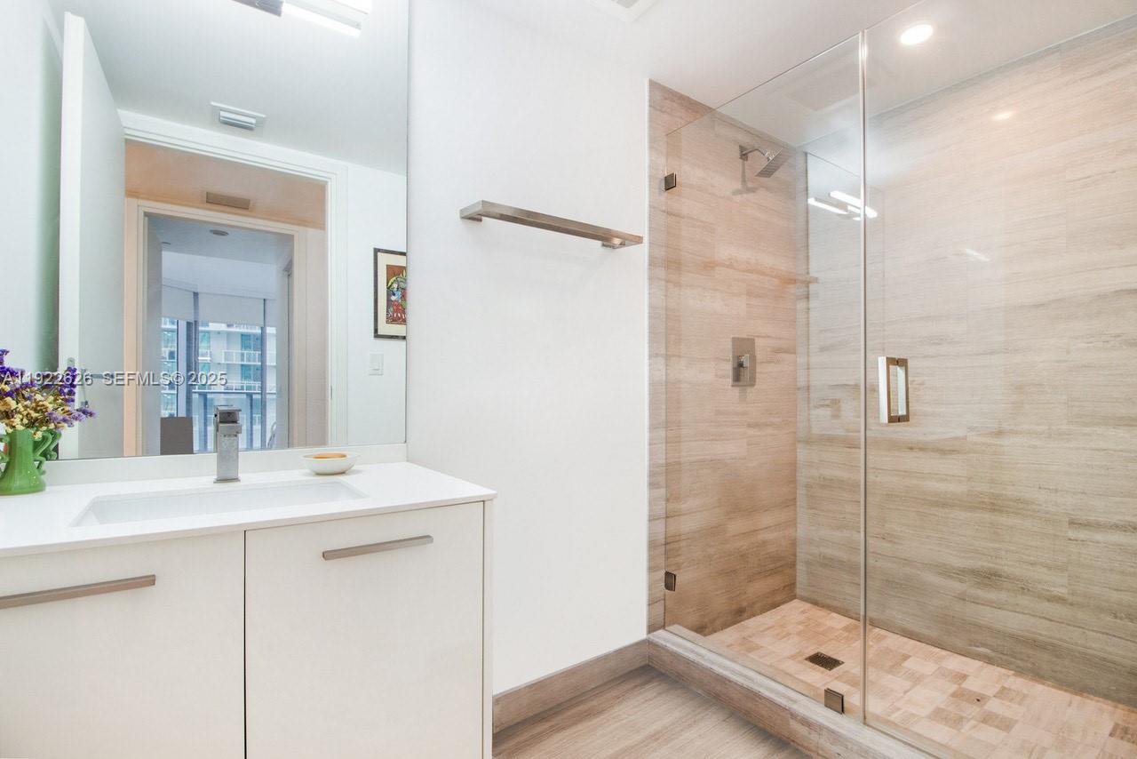 1300 Brickell Bay Dr #2203, Miami FL 33131
