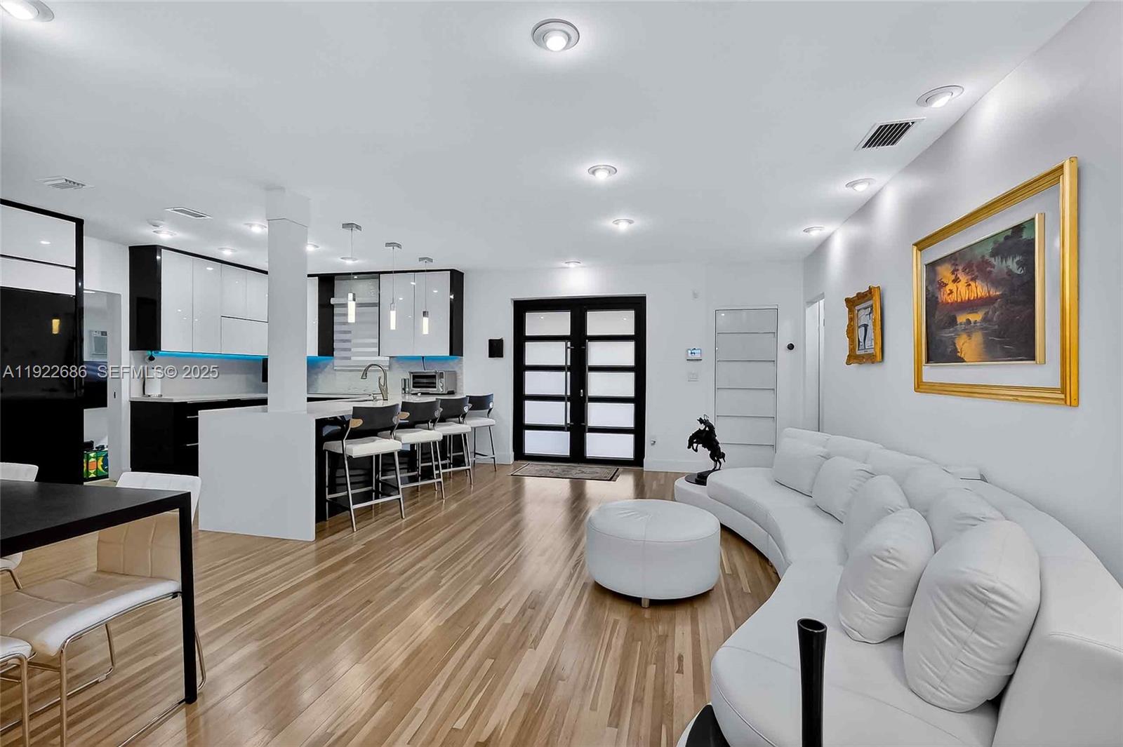 7724 Hawthorne Ave, Miami Beach FL 33141