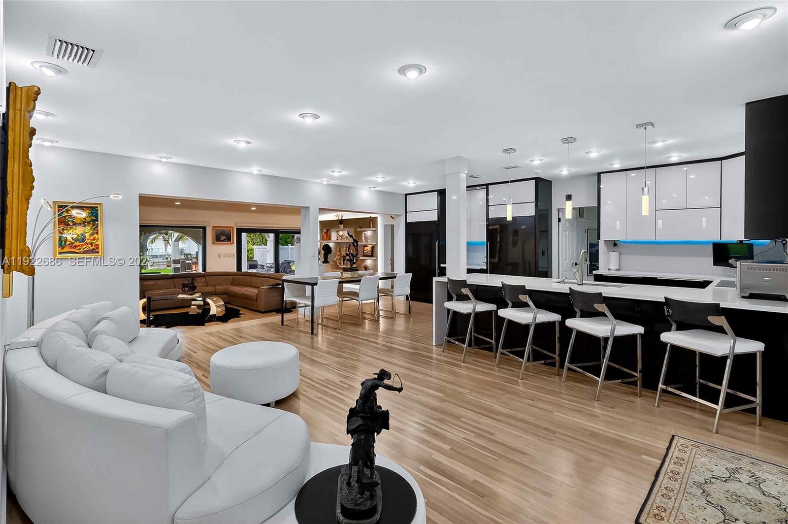 7724 Hawthorne Ave, Miami Beach FL 33141