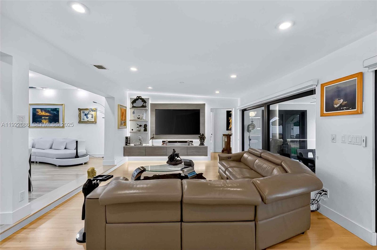 7724 Hawthorne Ave, Miami Beach FL 33141