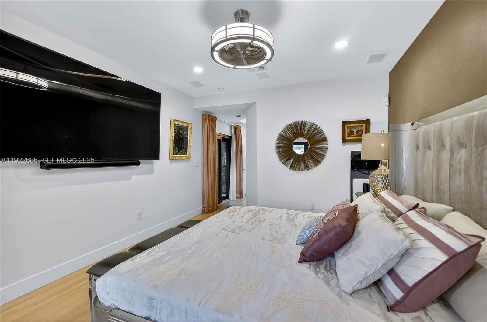 7724 Hawthorne Ave, Miami Beach FL 33141