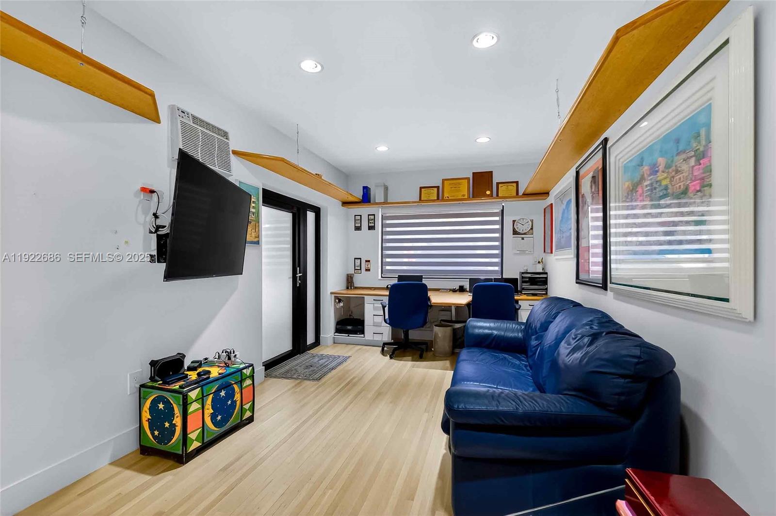 7724 Hawthorne Ave, Miami Beach FL 33141