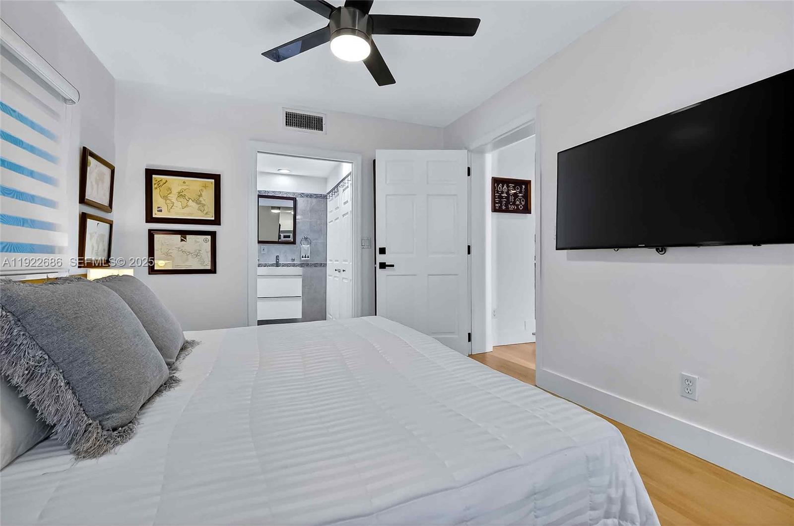 7724 Hawthorne Ave, Miami Beach FL 33141