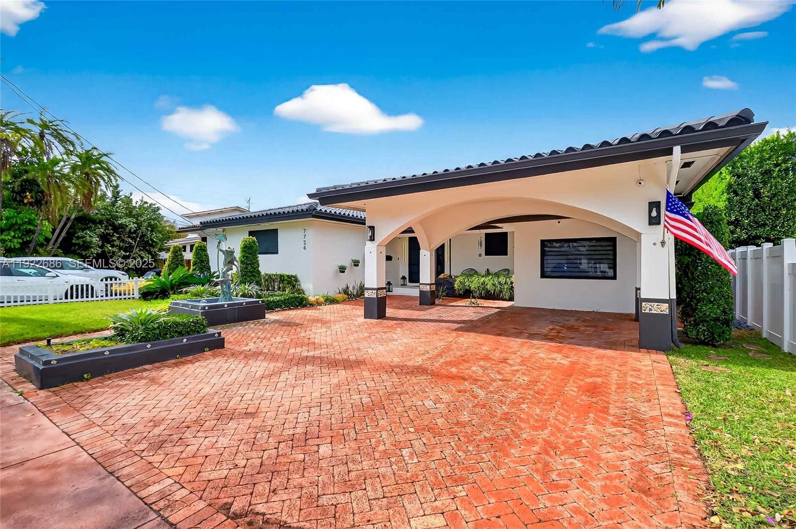 7724 Hawthorne Ave, Miami Beach FL 33141