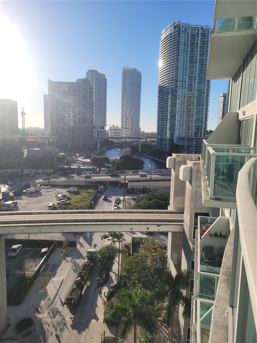 41 SE 5th St #710, Miami FL 33131