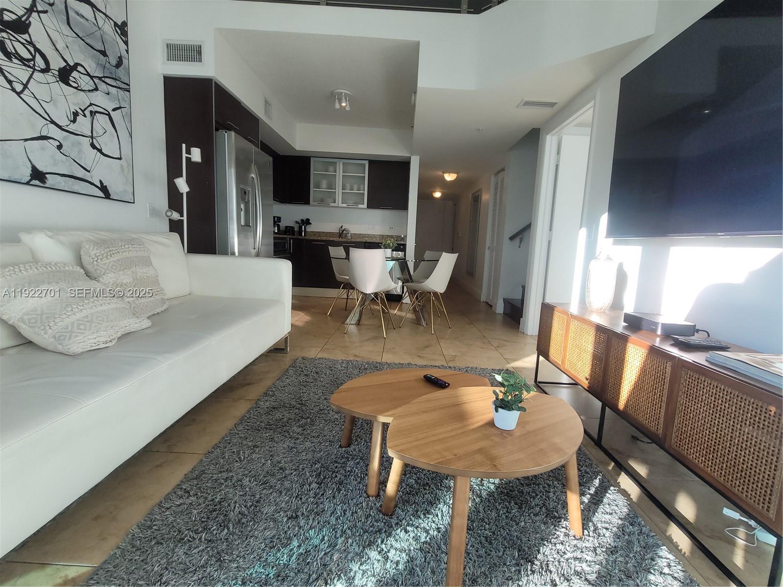 41 SE 5th St #710, Miami FL 33131