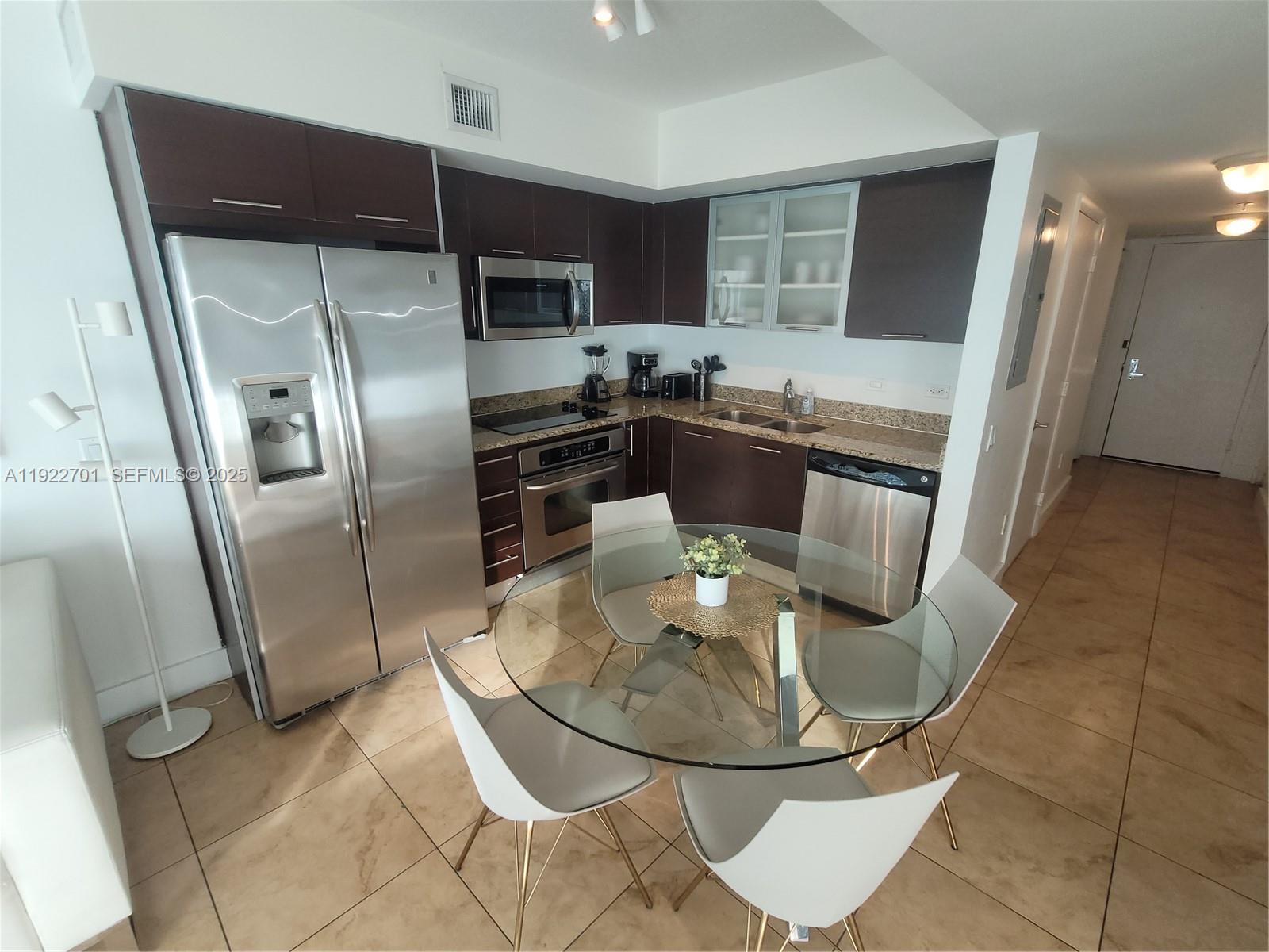 41 SE 5th St #710, Miami FL 33131