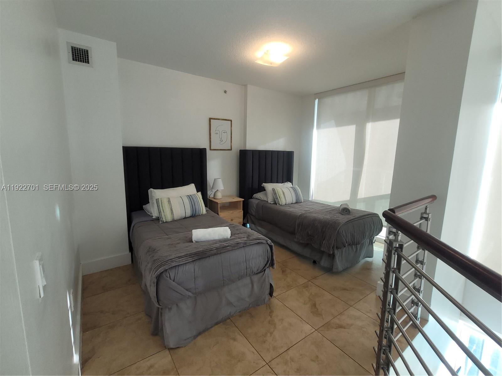 41 SE 5th St #710, Miami FL 33131
