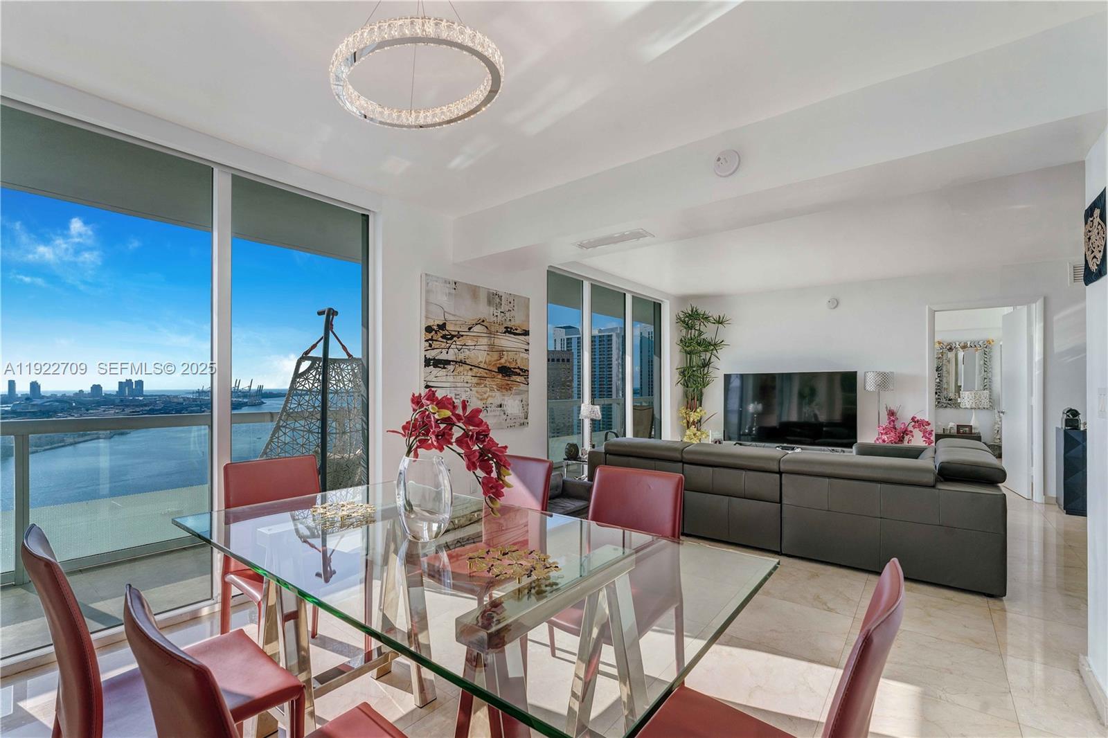 50 Biscayne Blvd #2804, Miami FL 33132